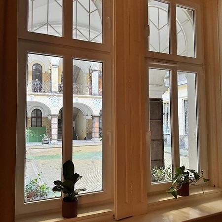 Stay At Liz Budapest Central Exterior photo