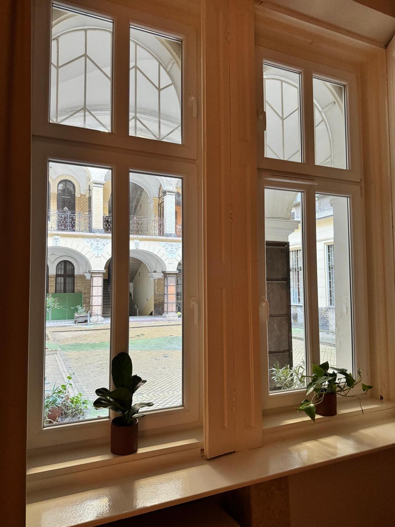 Stay At Liz Budapest Central Exterior photo